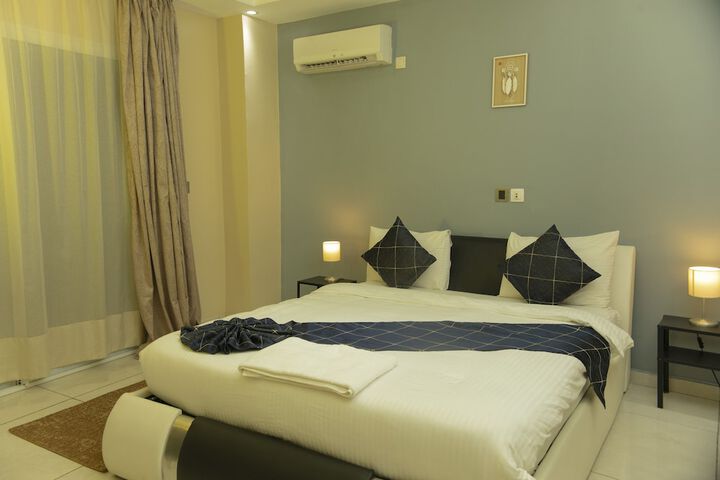 Room 2 of 109