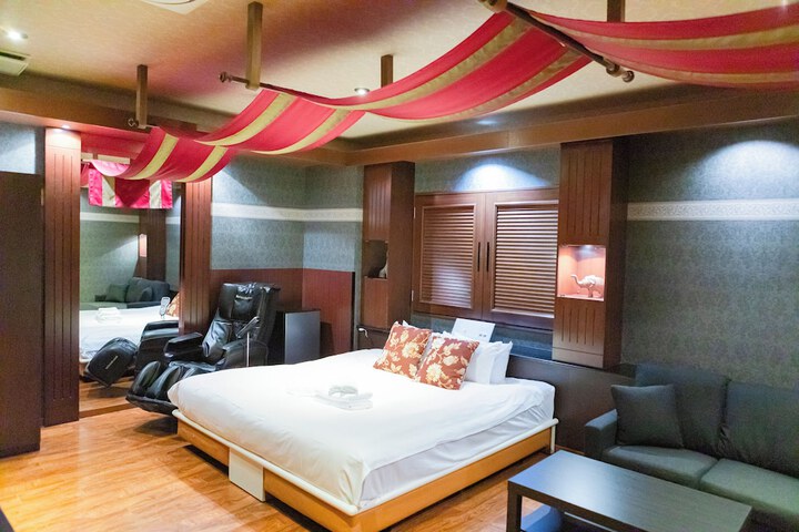 Room 8 of 257