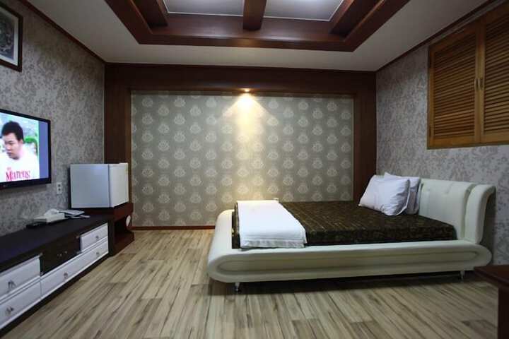 Room 21 of 47