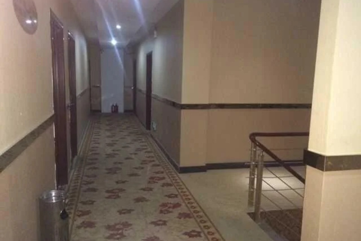 Room 8 of 11