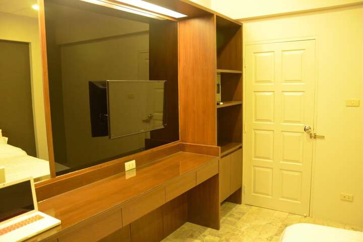 Room 18 of 29