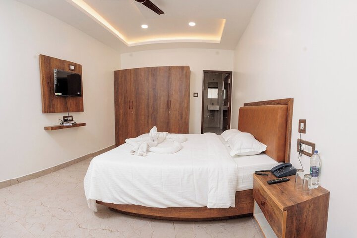 Room 12 of 33