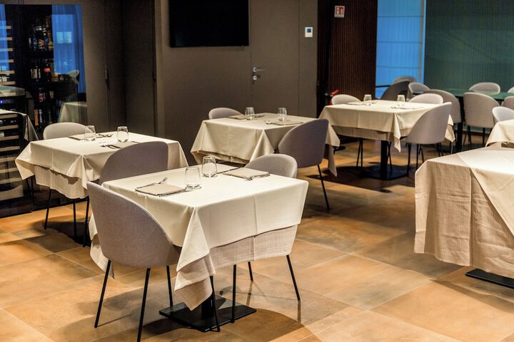 Dining 86 of 107
