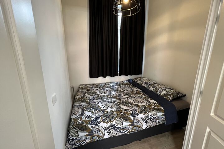 Room 16 of 72