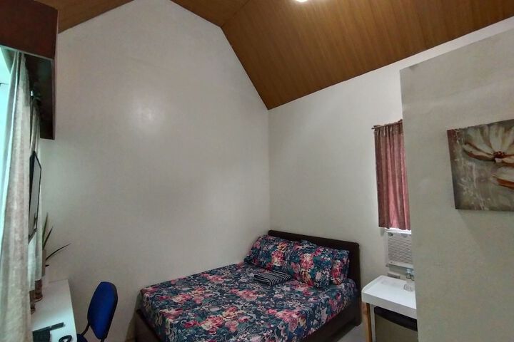 Room 8 of 25