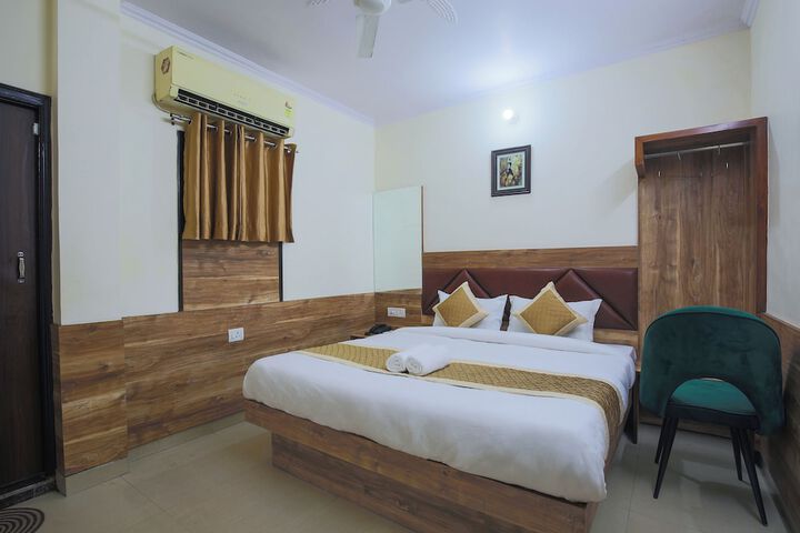Room 21 of 33