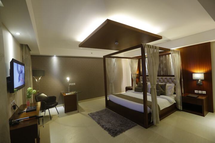 Room 9 of 54
