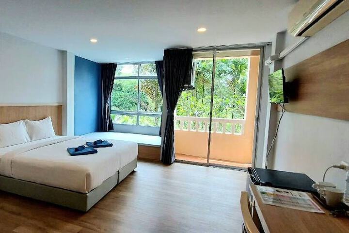 Room 9 of 40