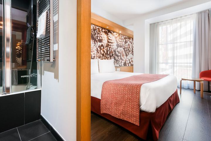 Room 12 of 28