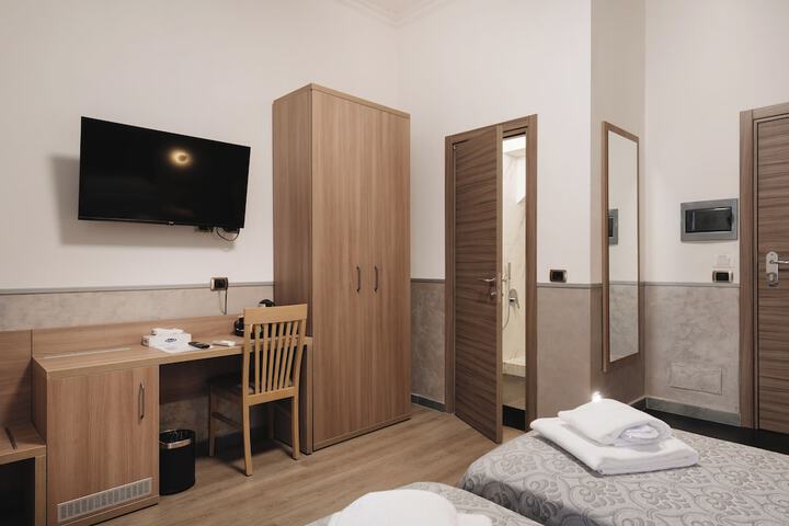 Room 106 of 180