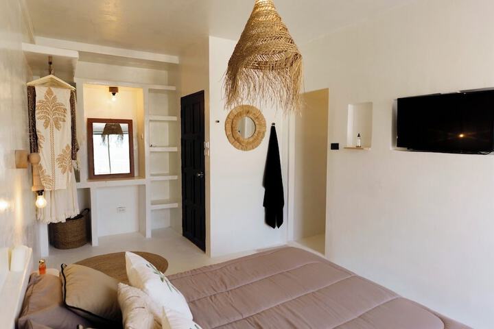 Room 6 of 27