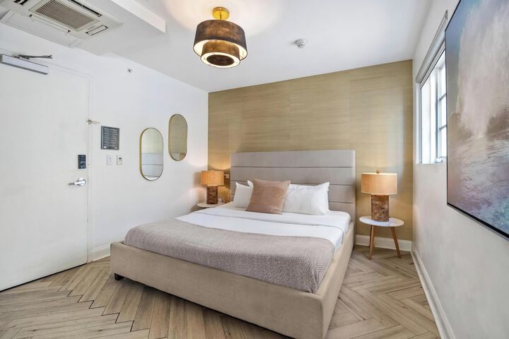 Room 40 of 70
