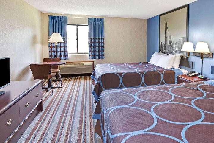 2 Queen Beds (2 of 9)