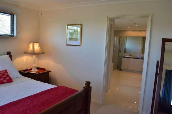 Room 12 of 34