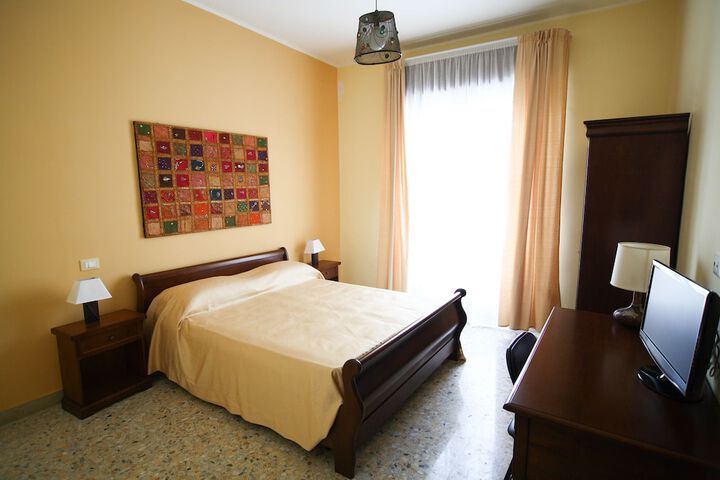 Room 6 of 35