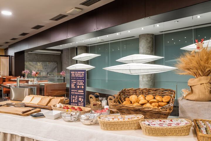 Breakfast buffet