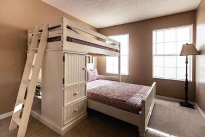 Room 27 of 36