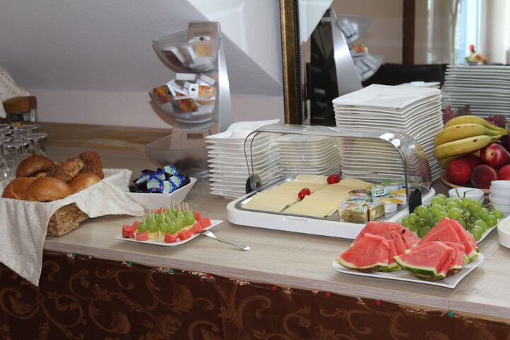 Dining 45 of 68