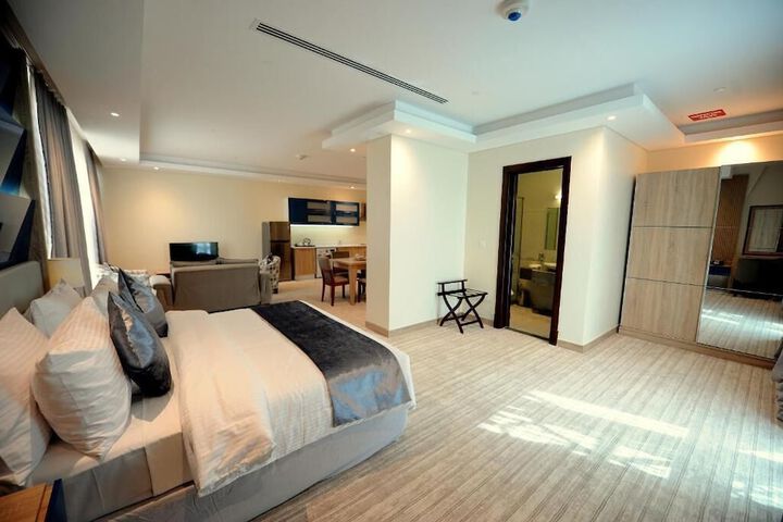 Room 15 of 68