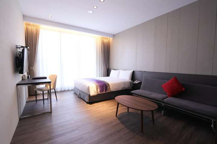Room 28 of 51