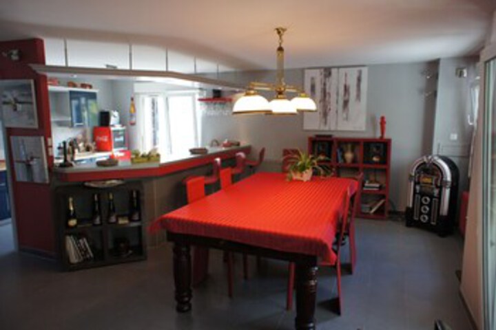 Room 13 of 30