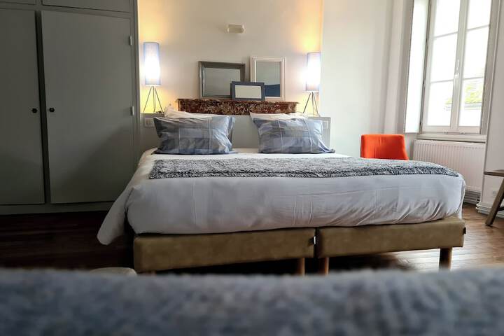 Room 3 of 12