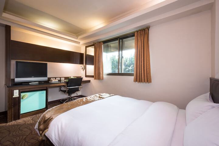 Room 10 of 44