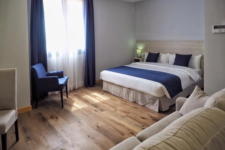 Room 3 of 10