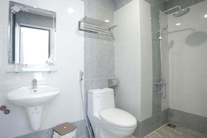Room 15 of 18
