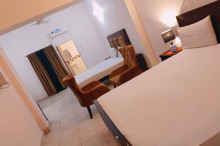 Room 3 of 6