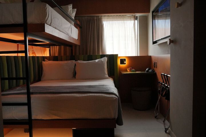 Room 5 of 48