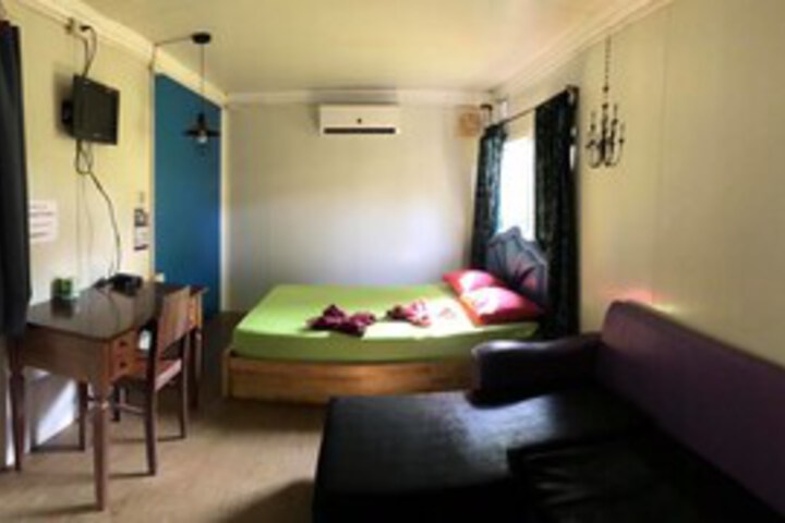 Room 7 of 18