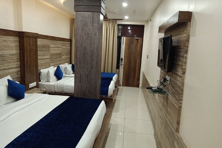 Room 44 of 73