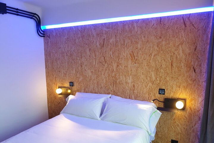 Room 2 of 29
