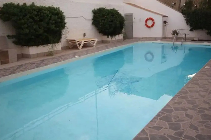 Pool 9 of 13