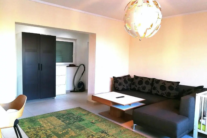 Room 4 of 15