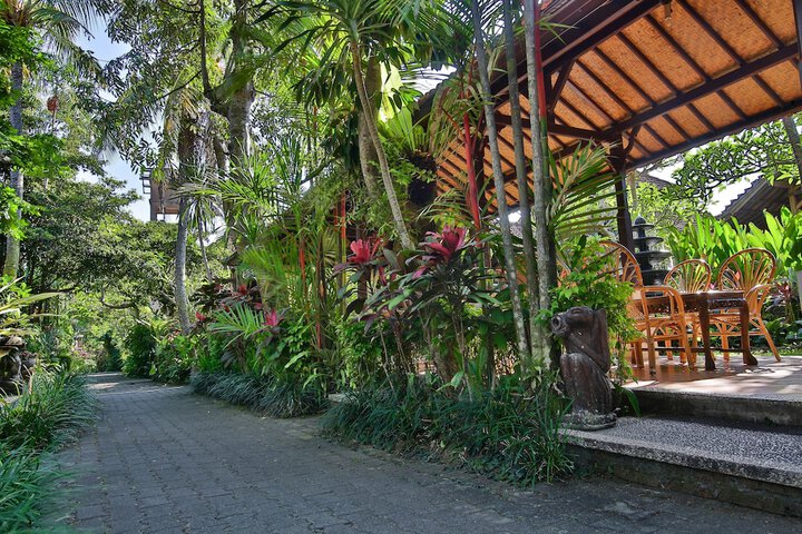 Hotel Exterior 143 of 160