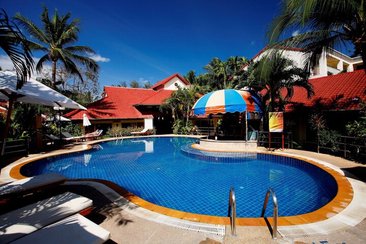 Hotel Pool