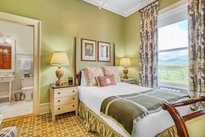 Quadruple Deluxe Queen Bed (8 of 37)