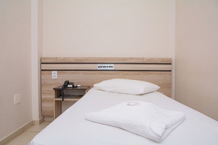 Room 9 of 26