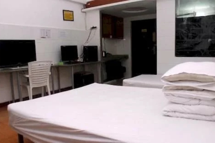 Room 3 of 7
