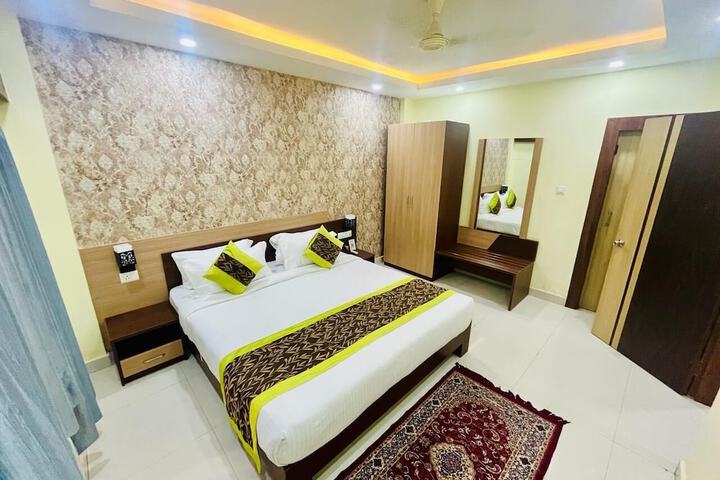 Room 3 of 18