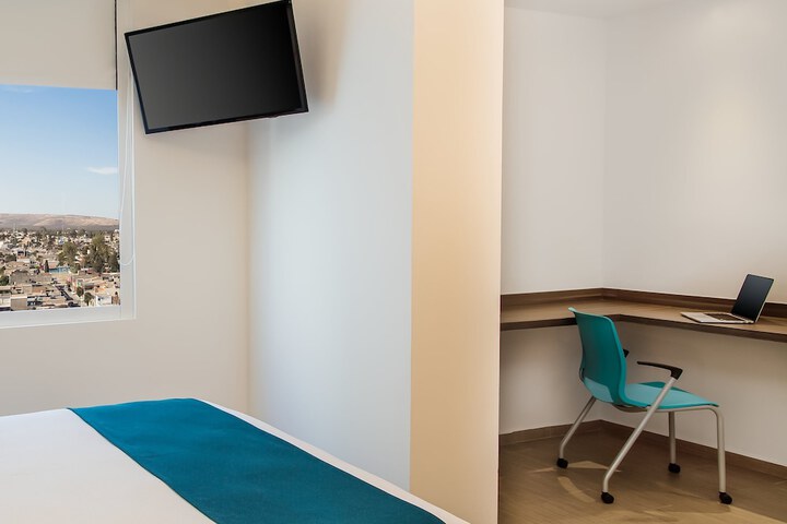 Room 6 of 42