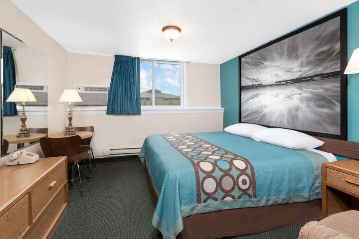 Room 12 of 35