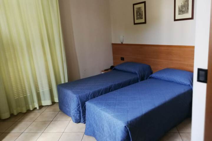 Room 6 of 36