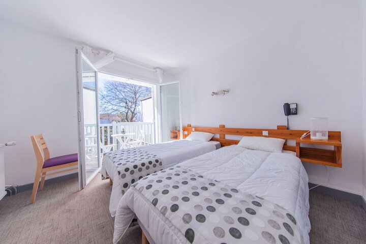 Room 4 of 27