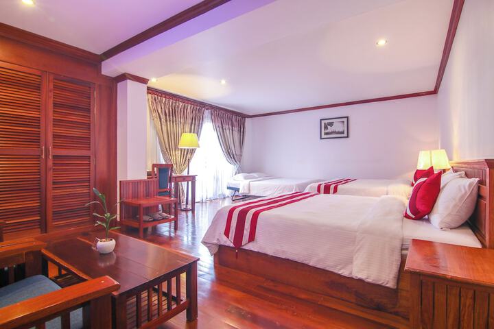 Room 27 of 133