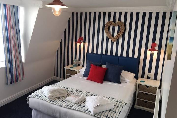 Room 6 of 29