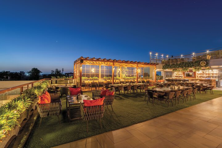 Dining Photos