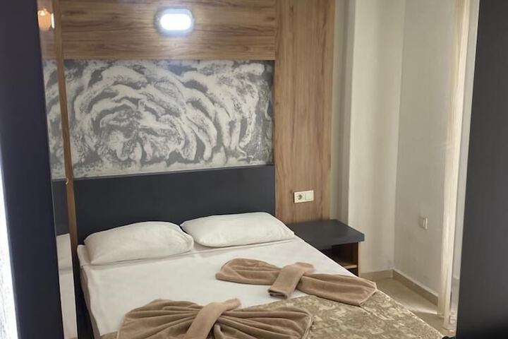 Room 34 of 85